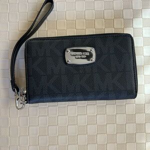 Michael Kors Wristlet